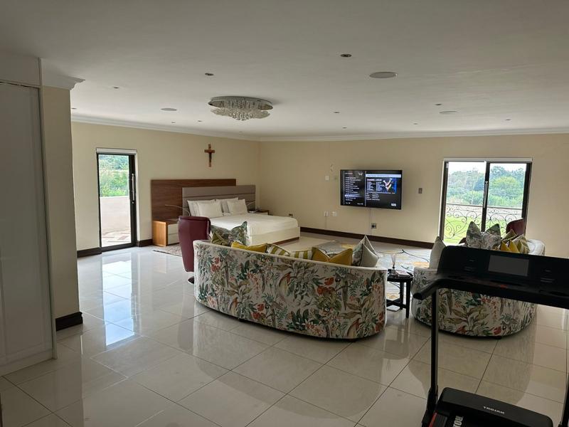 5 Bedroom Property for Sale in Golf View North West
